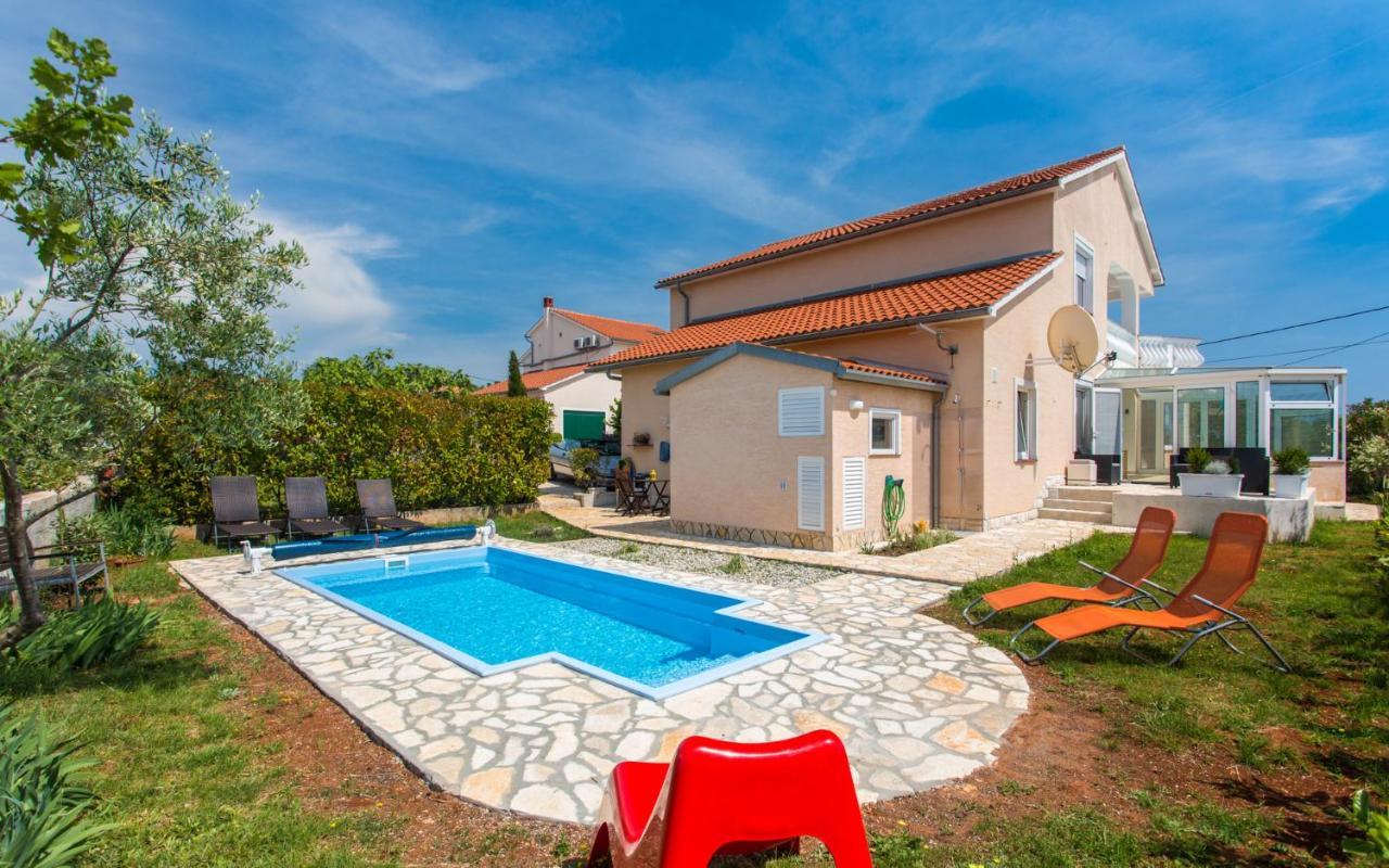 Holiday Home Nika Linardići Eksteriør bilde